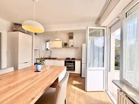 lumineux t3 rénové et climatisé avec son balcon au coeur de thionville