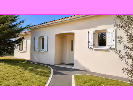 propriété d'exception de plain-pied avec piscine - availles-