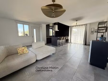 à seulement 5 minutes de bourg-achard  découvrez une maison où il fait bon vivre !