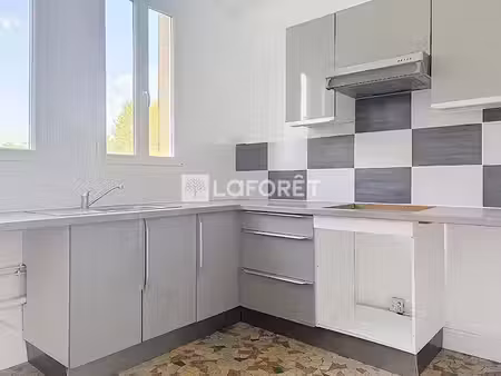 location maison 4 pièces 80 m² à orival (76500)  600 €