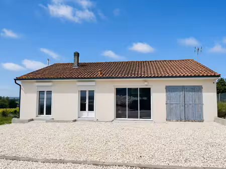 location maison 4 pièces 82.71 m² à saint-eugene (17520)  850 €