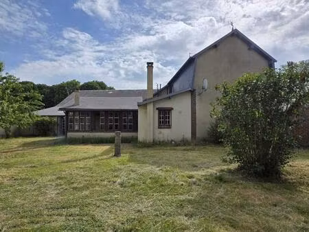 ensemble immobilier à fort potentiel  maison + hangars + t2 et jardin