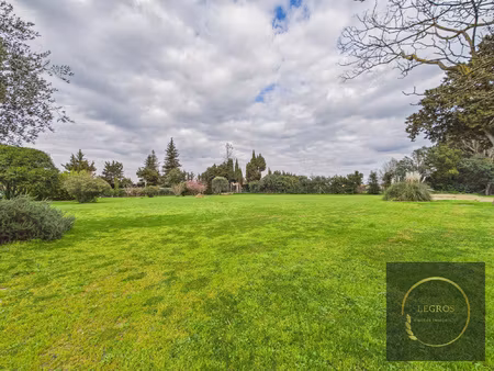 terrain constructible en zone d'activité 600m2 environ sur u