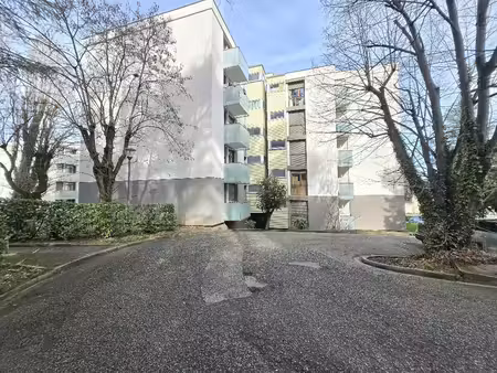 location appartement 5 pièces 80 m² à oullins-pierre-bénite (69600)