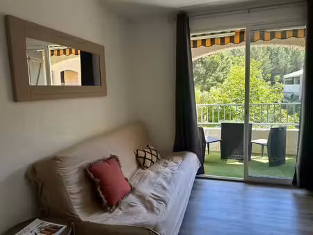 location appartement 1 pièce 22 m² à saint-cyr-sur-mer (83270)