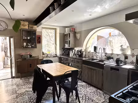 maison en pierre de 210 m² à saint-michel-l'observatoire