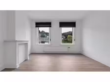 appartement rénové de 2 chambres dans le centre de sjw