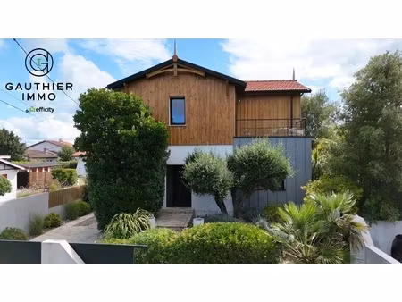 maison 4 pièces - 140 m²