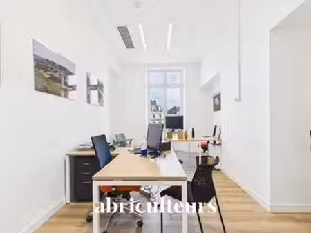 location bureaux et commerces à bordeaux (33000) : à louer / 215m² bordeaux