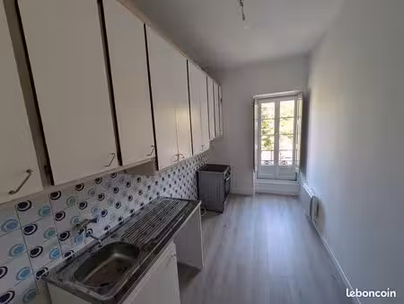 appartement t2 50m² face a la mairie
