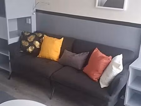 location studio meublé