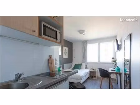 sous-location appartement meublé – centre-ville de marseille – du 6 au 31 août