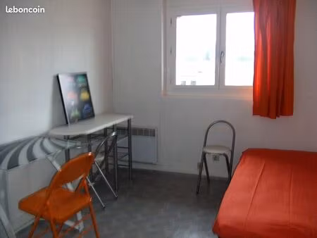 studio meuble 18m2  idéal alternant  pied a terre parking