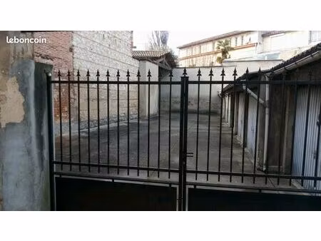 garage fermé à louer dans le centre-ville d'agen