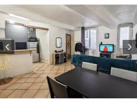 location t2 de 46m2 / centre ancien cuers / 630e cc