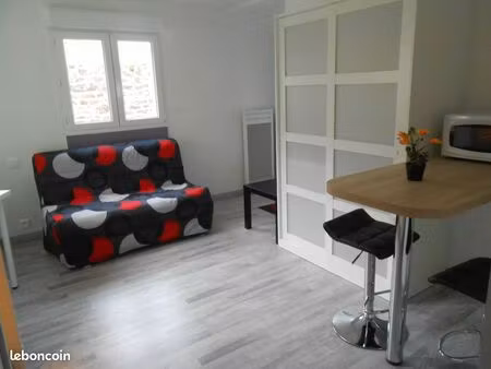 studio meublé (charges comprises)