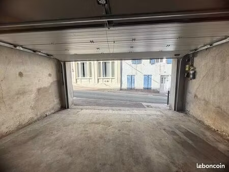 garrage à louer 2 places