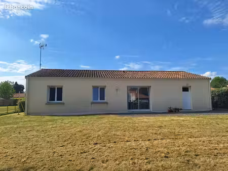 maison t4 de plain-pied – 80 m² – garage – terrain – courlay