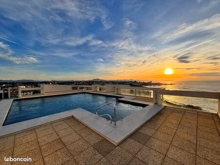 studio avec piscine vue mer sur toit - bail etudiant