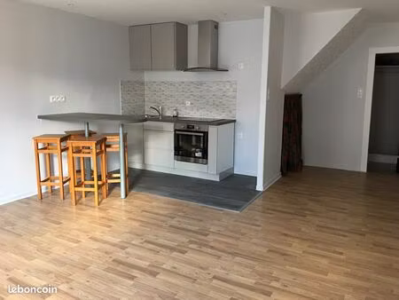 f2 rue des 4 eglises 46 m2