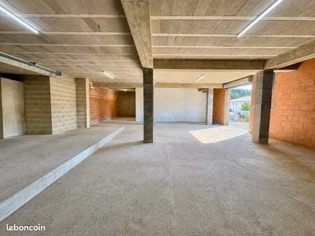 santa giulia - garage / entrepôt d’environ 135 m²