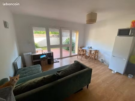 appartement t2 rénové de 38 25 m² avec terrasse et jardin