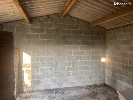 à louer - local de 30m2 avec terrain