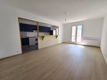 nancy / croix de bourgogne : lumineux appartement t3 avec ba