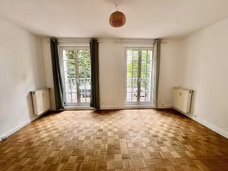 2 pièces - versailles notre dame