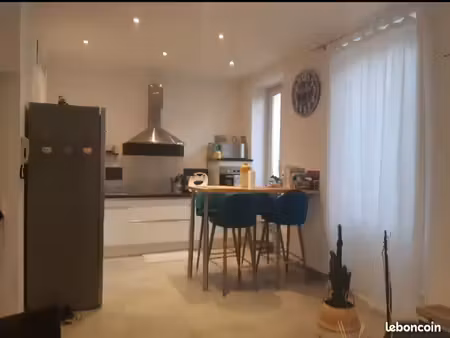 t2/3 - 47 m2 - 13007 - endoume  saint-lambert - samatan