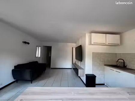 bureau dans la campagne