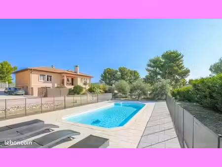 villa 141 m² et 2 dépendances 57m² et 47 m²