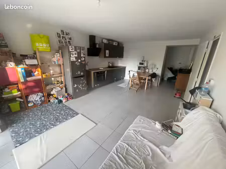 t3 de standing – 63 m² – résidence récente (2024) – balcon  ascenseur  garage – tarare