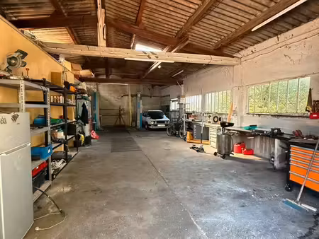 garage / atelier / entrepôt 150 m² entièrement équipé – prêt à travailler – 1 000 /mois cc