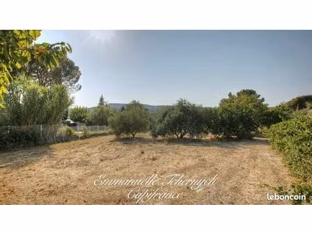 terrain 1 049 m² istres
