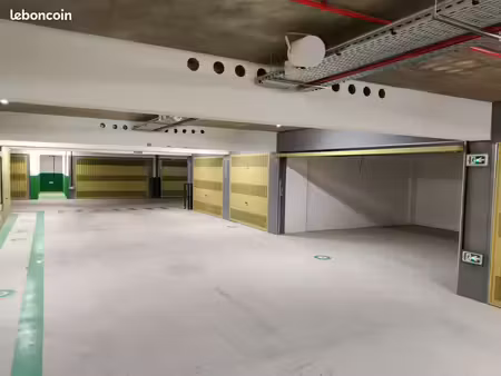 garage double parking 25m2  box sécurisé