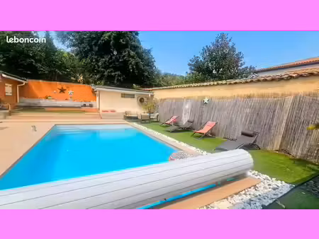 genas – maison familiale avec deux appartements indépendants  piscine et fort potentiel