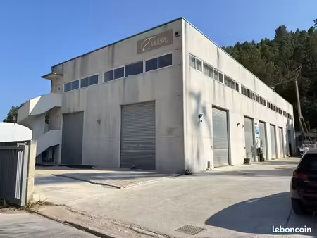 local 141 m² peymeinade