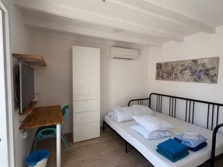 studio meuble