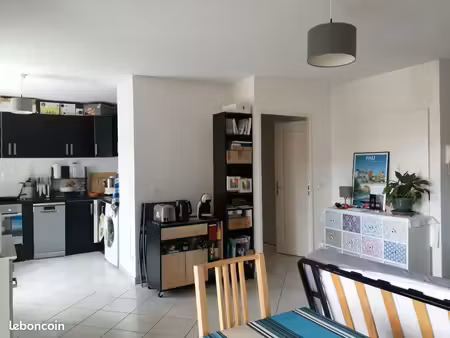 a louer t3 de 61 37 m² avec balcon/ garage – lyon 8