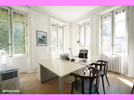 bureau 100 m²