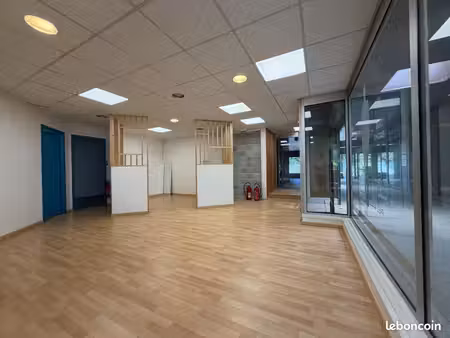local commercial 63 m²