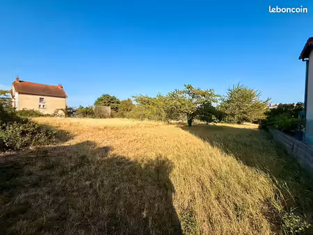 terrain 3338 m² montlucon