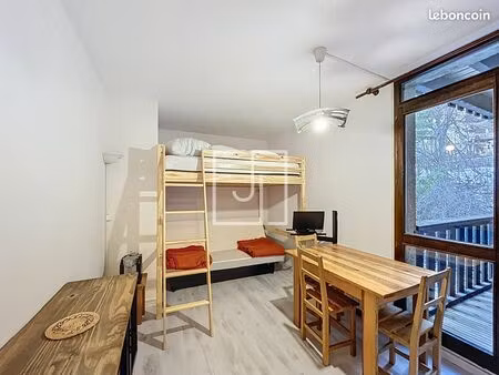 studio 1 pièce 18 m²
