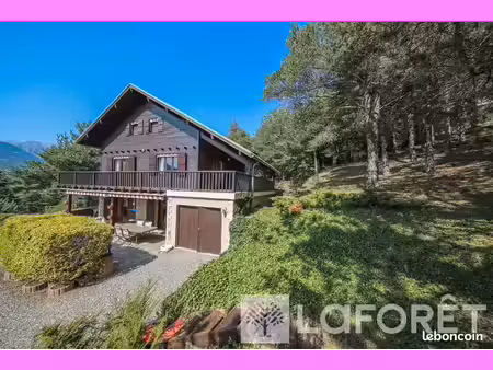 chalet 7 pièces 140 m²