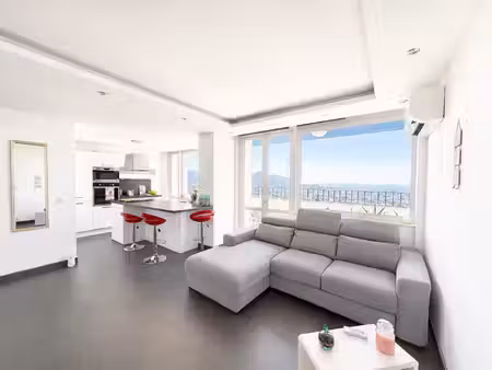location appartement 2 pièces 54 m² à marseille 9 (13009)
