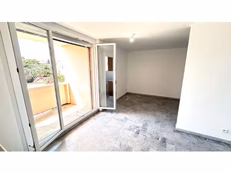 location appartement 2 pièces 43 m² à toulon (83000)