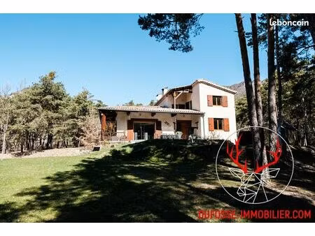 villa 6 pièces 300 m²