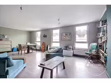 immeuble de 2 appartements + rez commercial