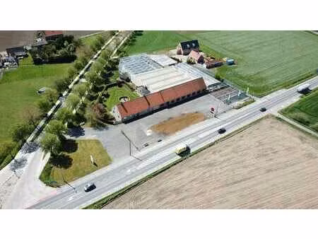 serres  opslagruimte en woonst in uitstekende staat